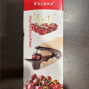 Cherry Olive Pitter - Black